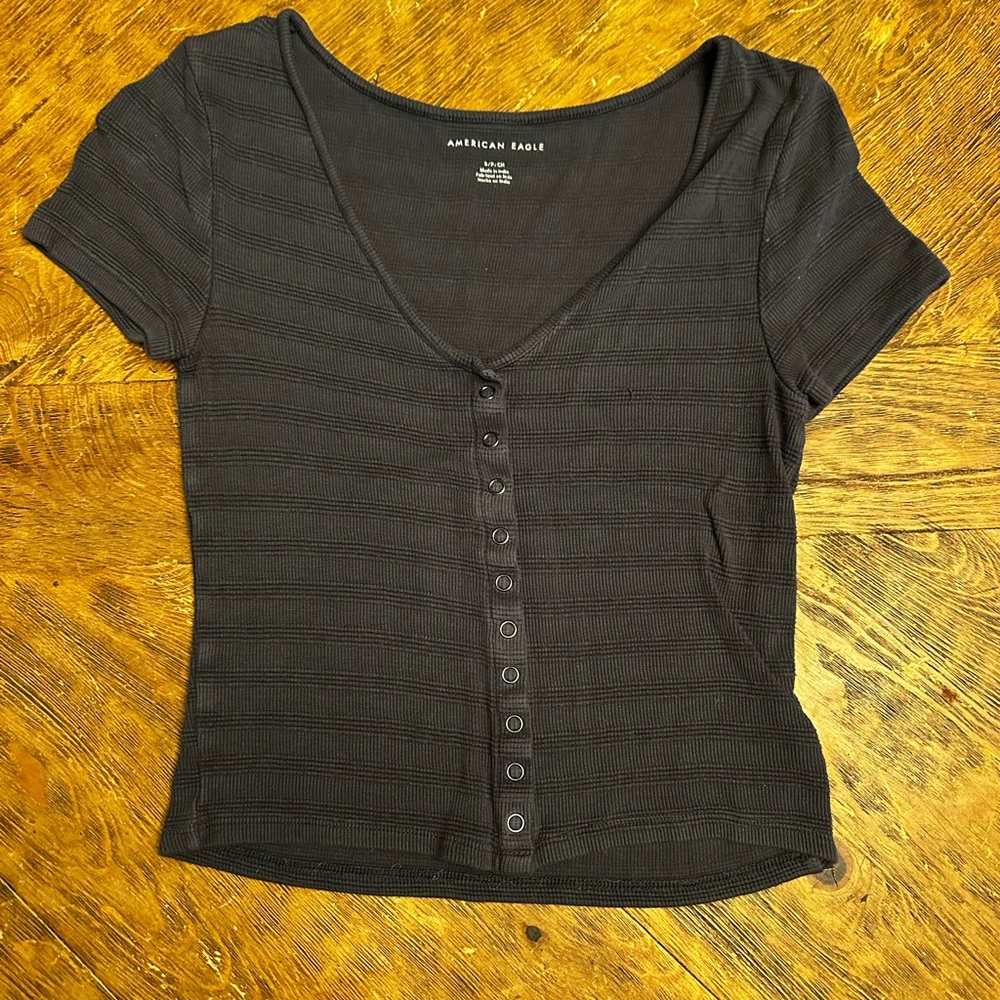 American Eagle Outfitters Dark Grey Fitted Crop Button Down